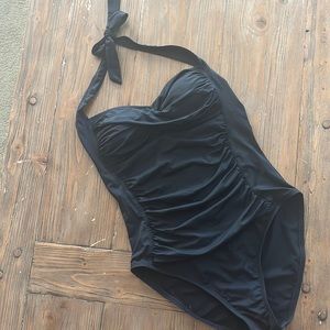 La Blanca Womens Swimsuit - Size 10 - Very Flattering